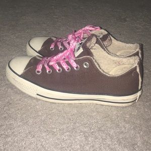 brown wool-lined converse